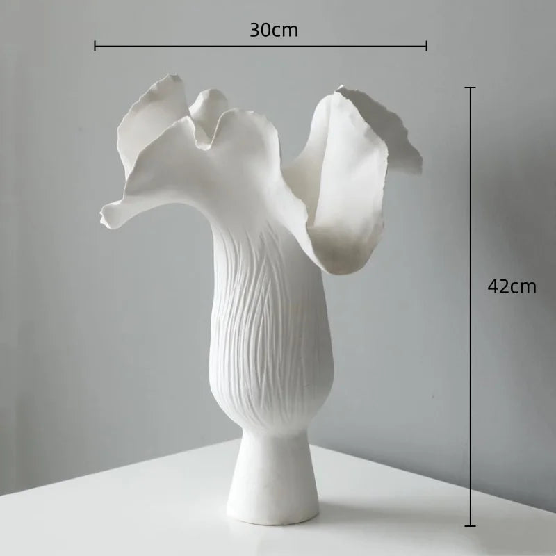 Ceramic Vase White Handicraft in The Shape of Irregular Flower Buds Flower Vase Floral Arrangement Accessories Home Decoration