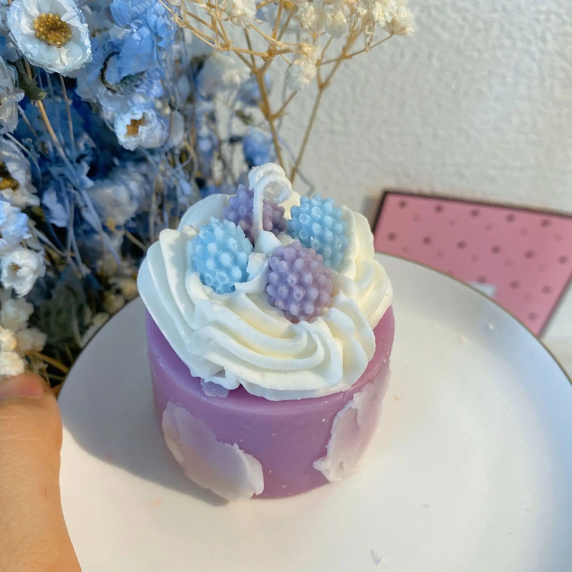 Simulated cream cake candles Strawberry chocolate cherry macaron scented candle lovely birthday gift velas navideñas decorativas