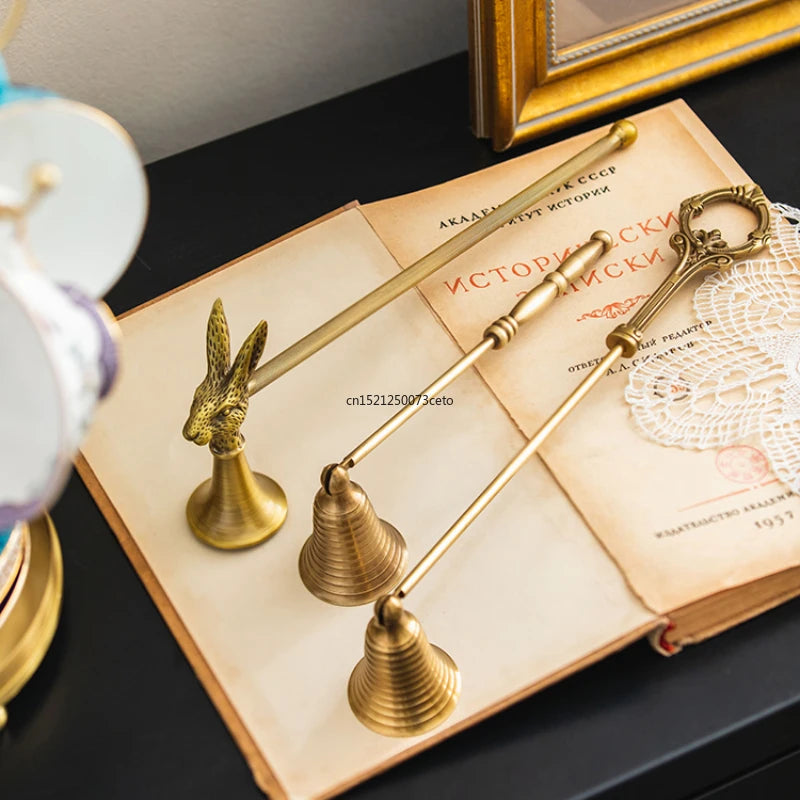 Brass candle extinguisher Retro handheld candle extinguishing cover Aromatherapy candle snuffers Light luxury home decoration