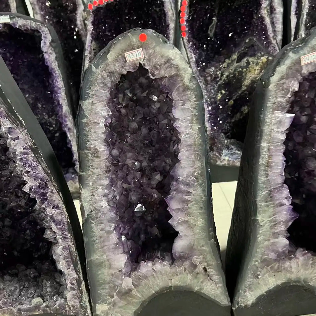 Natural amethyst dinosaur egg quartz crystal cave specimen treatment spiritual energy witchcraft wealth home decoration