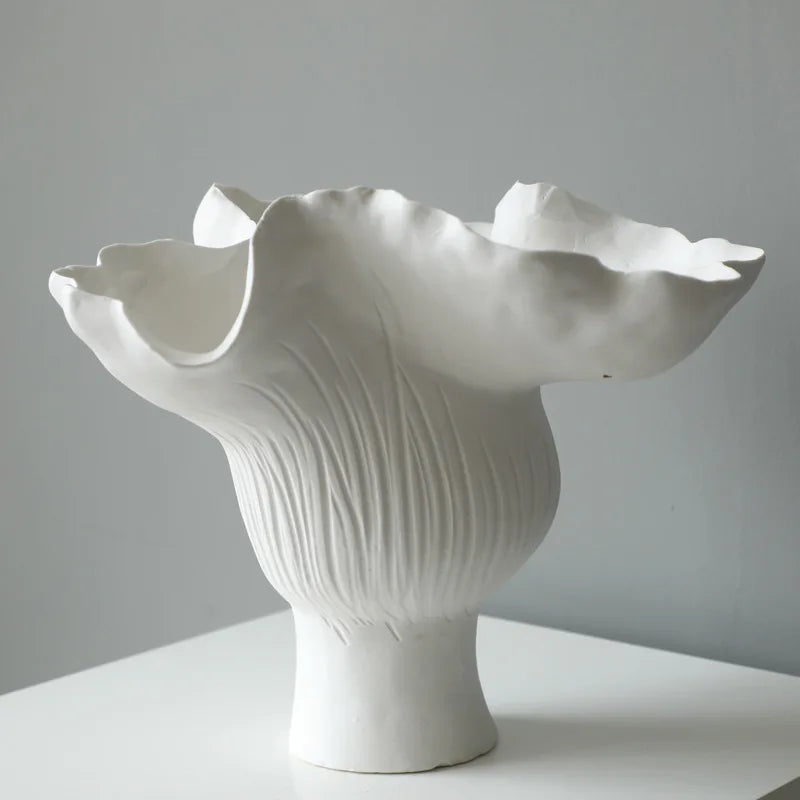 Ceramic Vase White Handicraft in The Shape of Irregular Flower Buds Flower Vase Floral Arrangement Accessories Home Decoration