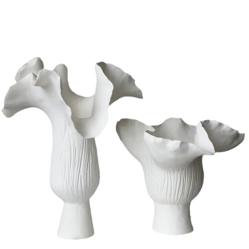 Ceramic Vase White Handicraft in The Shape of Irregular Flower Buds Flower Vase Floral Arrangement Accessories Home Decoration