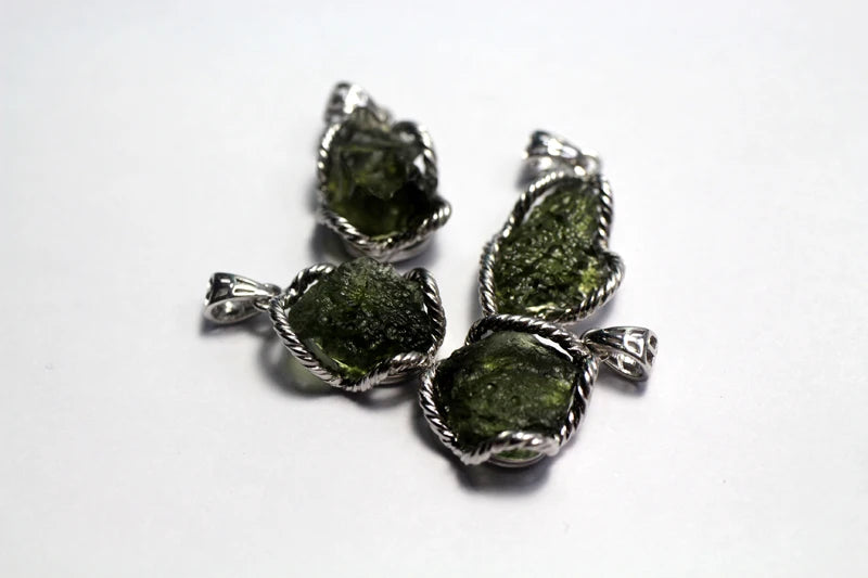 Meihan Natural Czech Moldavite 925 Sterling Silver Pendant Irregular Shape Fine Jewelry for Eliminating Negative Energy
