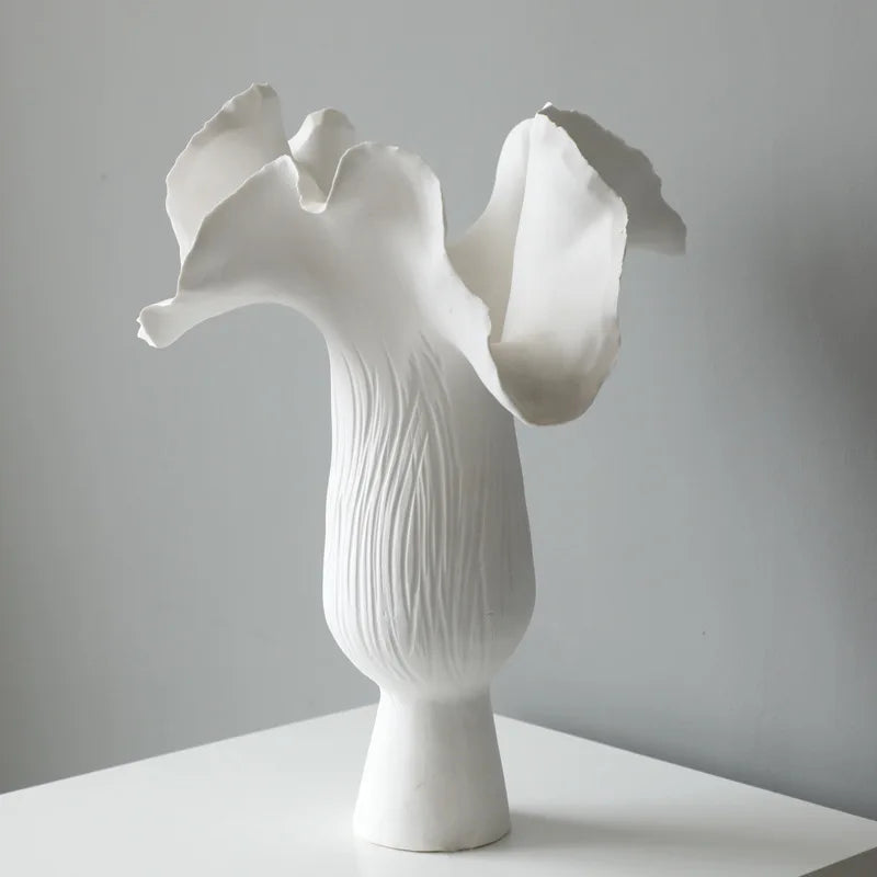 Ceramic Vase White Handicraft in The Shape of Irregular Flower Buds Flower Vase Floral Arrangement Accessories Home Decoration