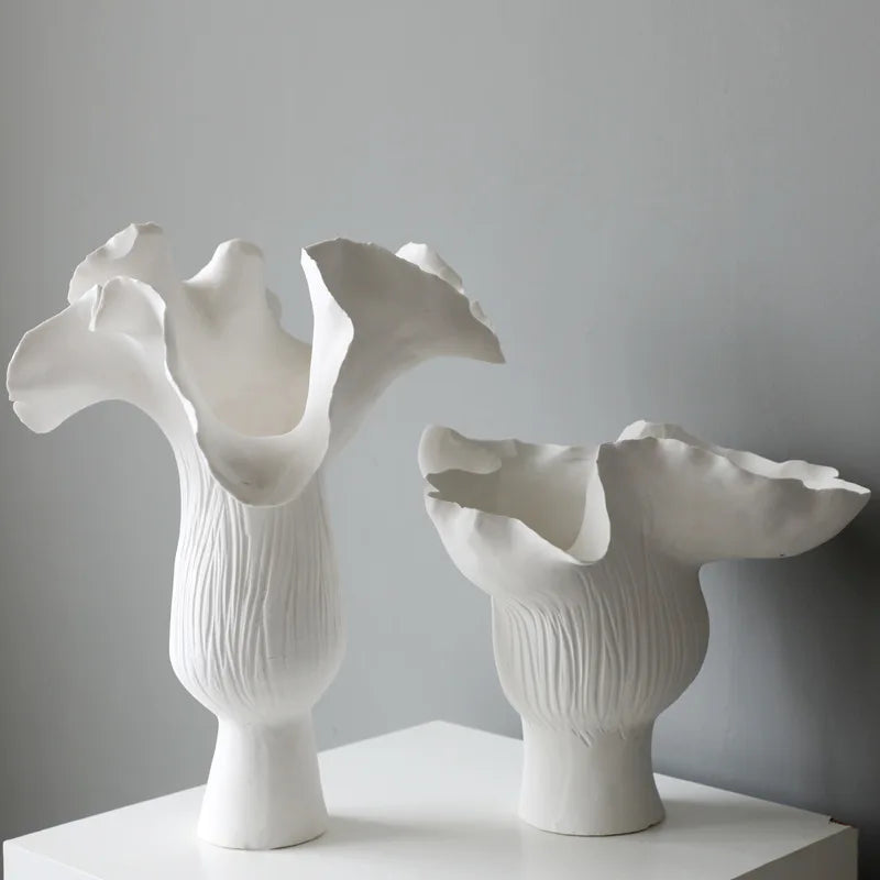 Ceramic Vase White Handicraft in The Shape of Irregular Flower Buds Flower Vase Floral Arrangement Accessories Home Decoration
