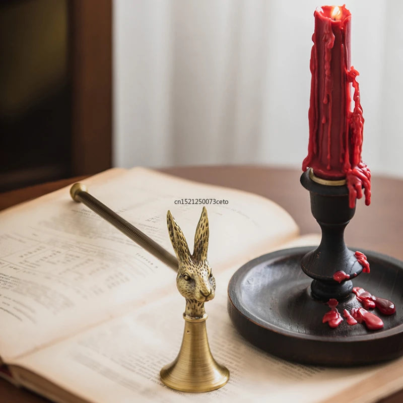 Brass candle extinguisher Retro handheld candle extinguishing cover Aromatherapy candle snuffers Light luxury home decoration